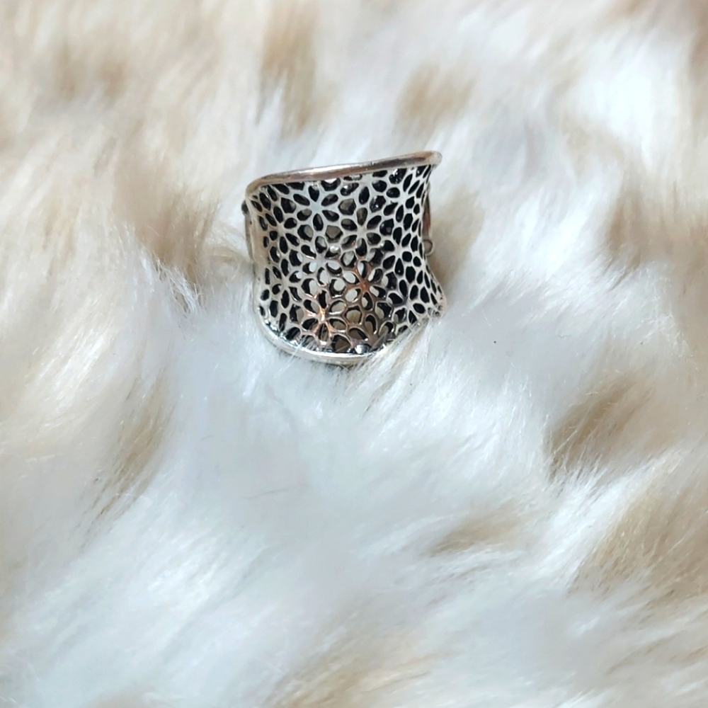 Paparazzi ring